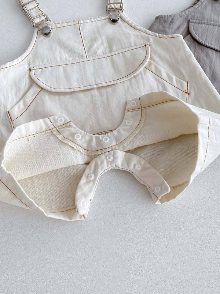 🤍 Baby Suspender Romper Set – Simple & Cute 👶✨