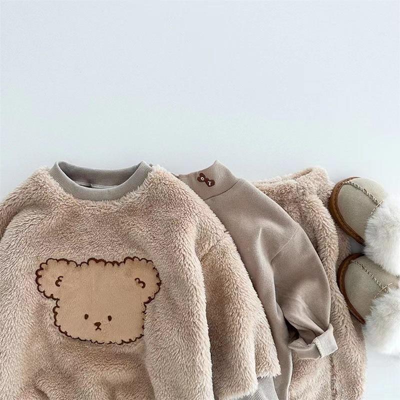 🧸 Baby Teddy Fleece Outfit Set – Warm Sweatshirt & Pants 2-Piece Winter Set 👶❄️