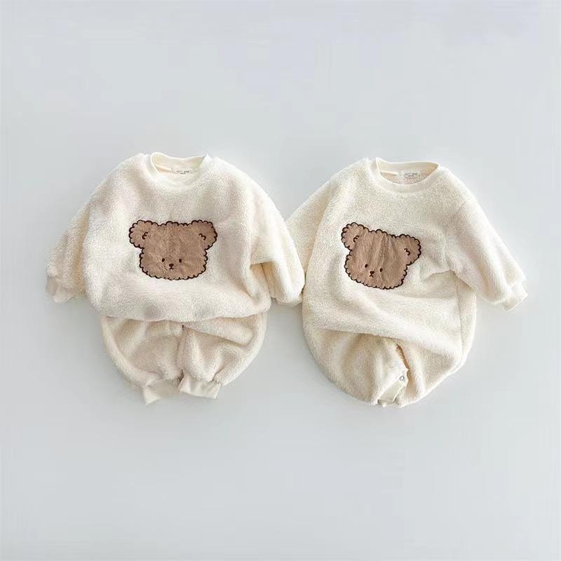 🧸 Baby Teddy Fleece Outfit Set – Warm Sweatshirt & Pants 2-Piece Winter Set 👶❄️