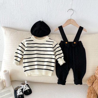 🖤 Baby Suspender Knit Set – Cozy & Stylish 👶✨