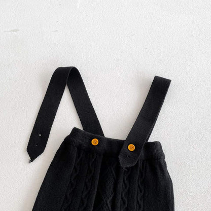 🖤 Baby Suspender Knit Set – Cozy & Stylish 👶✨