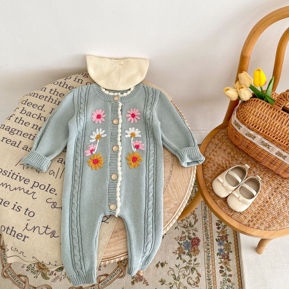 🌸 Knitted Baby Romper with Floral Embroidery – Cozy & Elegant 👶✨