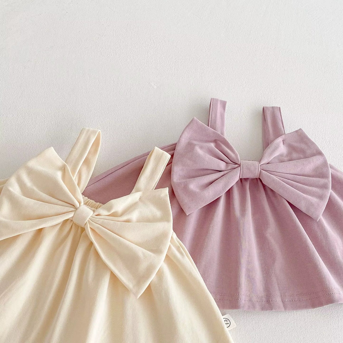 🎀 Baby Girl Bow Outfit Set – Sleeveless Summer Top & Shorts Princess Set 👶✨