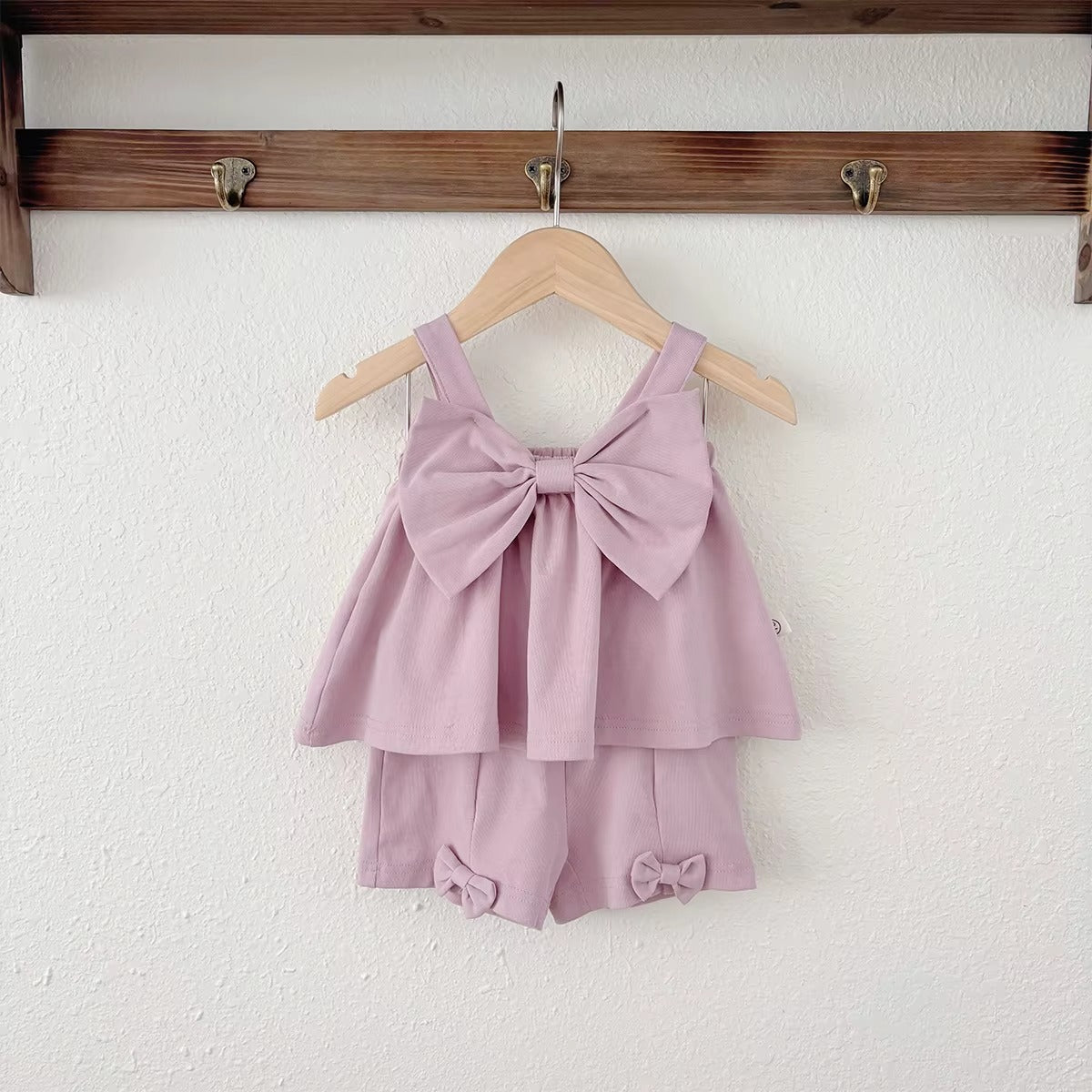🎀 Baby Girl Bow Outfit Set – Sleeveless Summer Top & Shorts Princess Set 👶✨